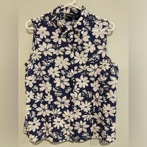 Erika sleeveless button down top in blue. Hawaiian Floral print. Size L